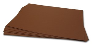 Kartonki 50 x 70 cm, tummanruskea