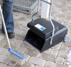 Roskankeräysastia Mikko Roskari