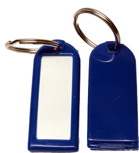 Avaimenperä (nimilappu) sin. Avaimenperä (nimilappu) sin.